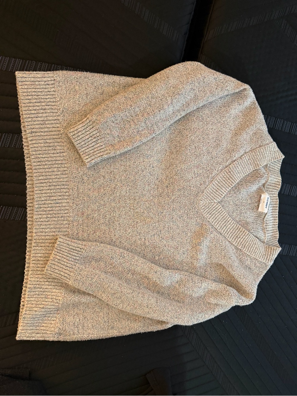 Old Navy Men's V-Neck Sweater in Light Beige Heather